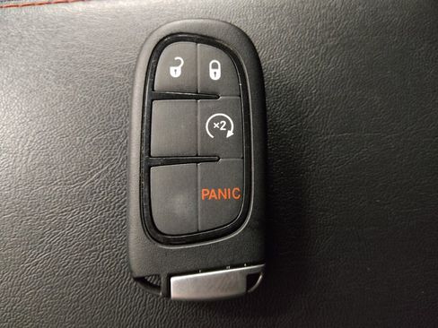 Used 2022 Jeep Cherokee Trailhawk image 32