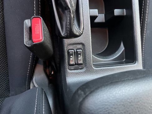 Used 2015 Subaru Crosstrek 2.0i Premium w/ Moonroof Package image 32