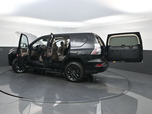 Used 2023 Lexus GX 460 Premium w/ Premium Package AWD/4WD image 42