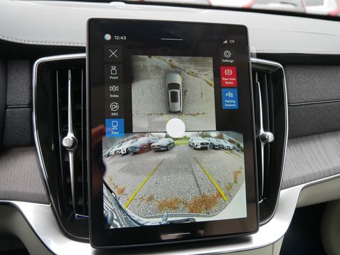 New 2026 Volvo XC90 B6 Ultra image 10