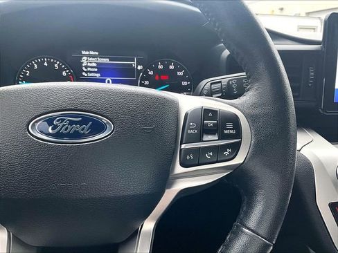 Used 2022 Ford Explorer XLT image 24