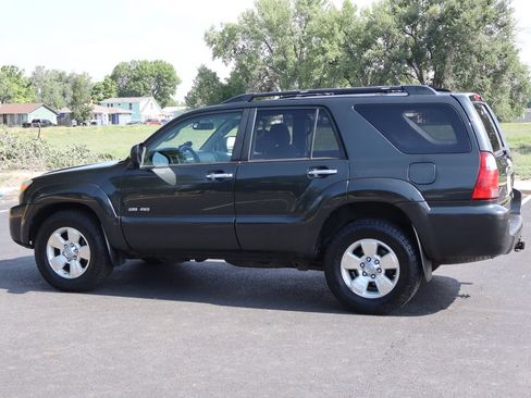 Used 2006 Toyota 4Runner SR5 AWD/4WD image 8