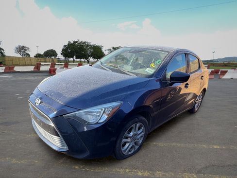 Used 2016 Scion iA FWD image 5