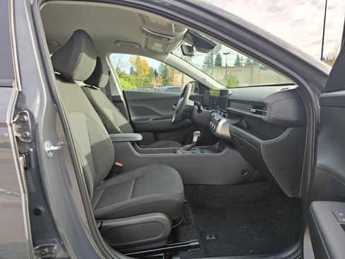 New 2026 Hyundai Kona SE image 10