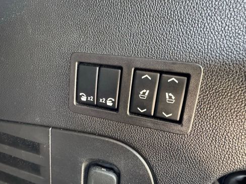 Used 2019 Cadillac Escalade Luxury image 37