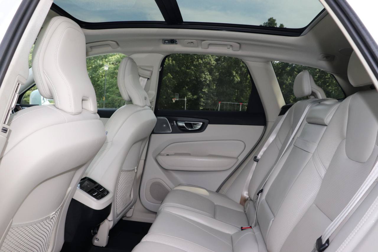 Used 2019 Volvo XC60 T6 Inscription w/ Protection Package Premier AWD/4WD image 34