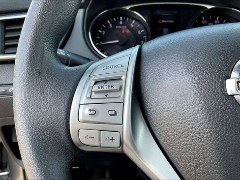 Used 2015 Nissan Rogue SV FWD image 10