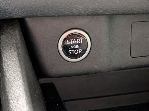 Used 2023 Nissan Rogue S image 29