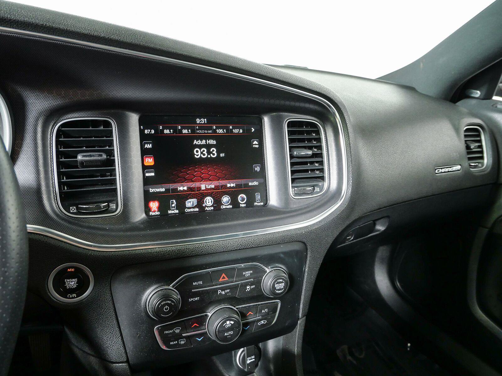 Used 2018 Dodge Charger R/T RWD image 12