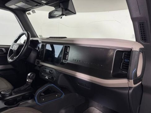 Used 2022 Ford Bronco Wildtrak AWD/4WD image 17