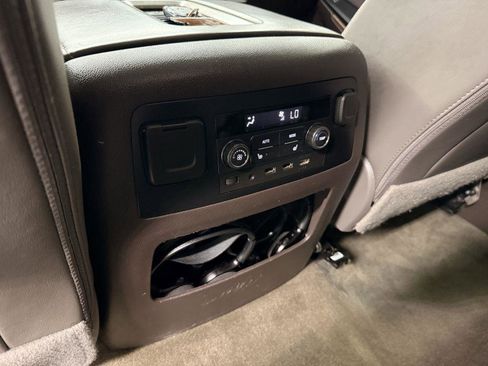 Used 2019 GMC Yukon XL Denali w/ Denali Ultimate Package AWD/4WD image 28