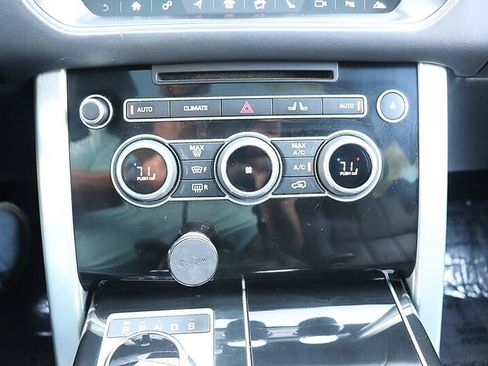 Used 2017 Land Rover Range Rover Supercharged AWD/4WD image 19