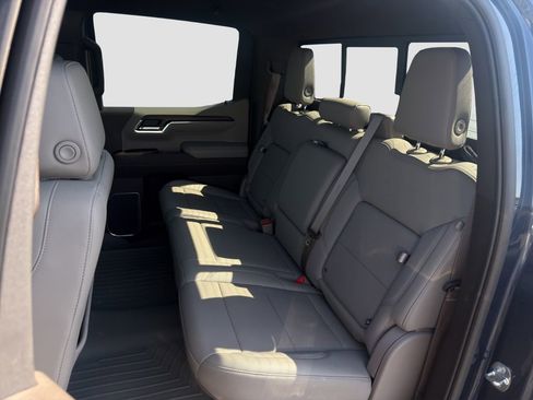 Used 2022 GMC Sierra 1500 SLT w/ SLT Convenience Package image 13