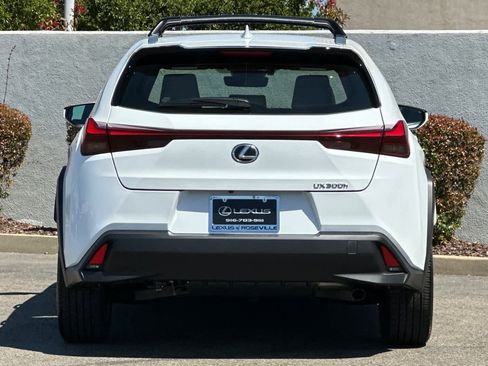 New 2026 Lexus UX 300h FWD image 8