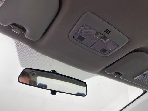 Used 2015 Toyota Corolla L image 22