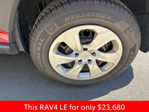 Used 2021 Toyota RAV4 LE FWD image 6