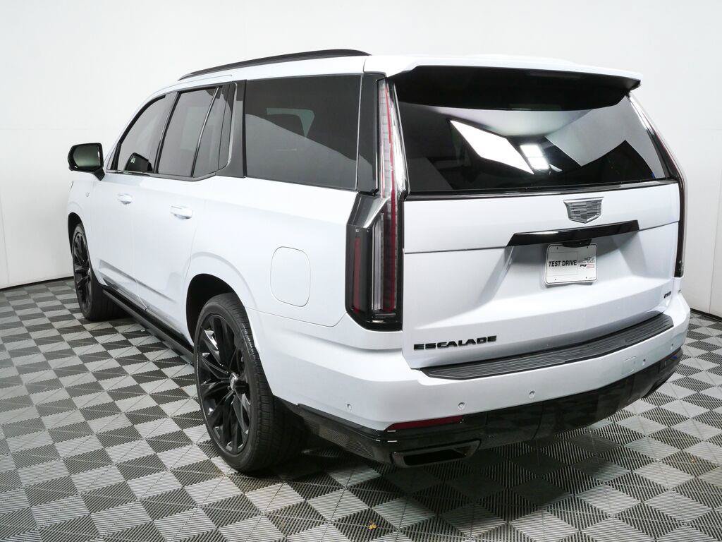Used 2026 Cadillac Escalade Platinum Sport w/ LPO, ONYX Package AWD/4WD image 3