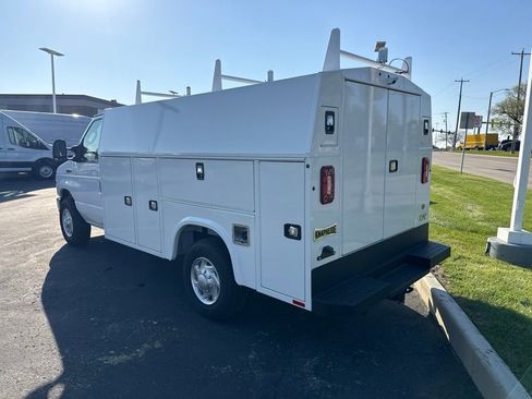 New 2025 Ford E-350 and Econoline 350 Super Duty w/ Power Equipment Group RWD image 8