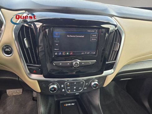 Used 2022 Chevrolet Traverse LT AWD/4WD image 43