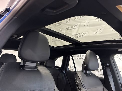 Used 2025 Mercedes-Benz GLC 300 4MATIC image 20