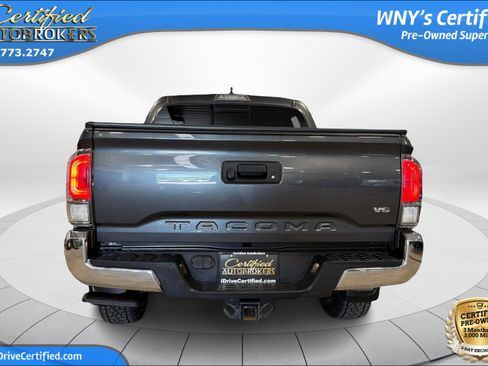 Used 2022 Toyota Tacoma TRD Off-Road AWD/4WD image 7