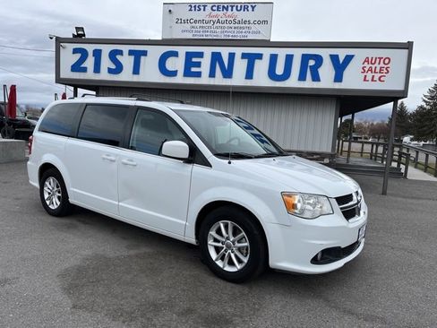 Used 2018 Dodge Grand Caravan SXT image 1