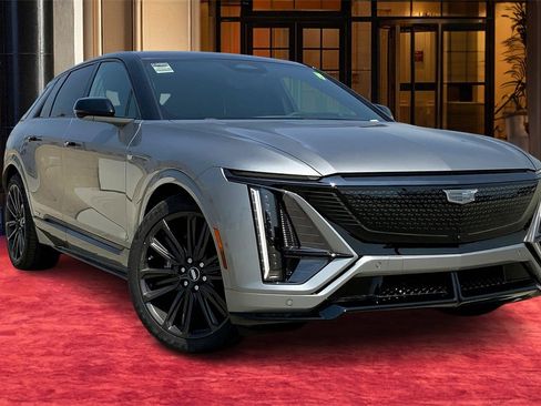 New 2026 Cadillac Lyriq V image 2