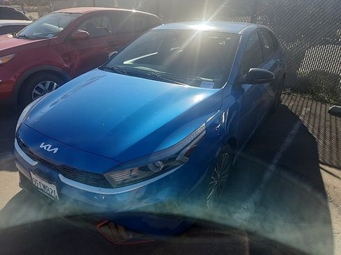 Used 2023 Kia Forte GT-Line image 3