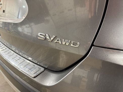 Used 2018 Nissan Rogue SV w/ Premium Package image 9