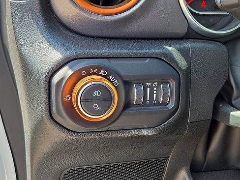Used 2022 Jeep Gladiator Mojave w/ LED Lighting Group AWD/4WD image 24