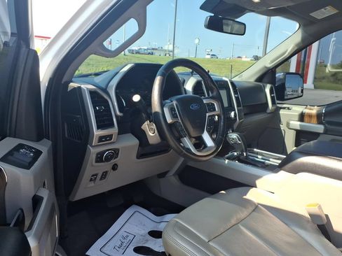 Used 2019 Ford F150 Lariat w/ Equipment Group 502A Luxury AWD/4WD image 6