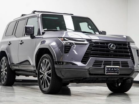 Used 2024 Lexus GX 550 w/ Cold Area Package AWD/4WD image 4