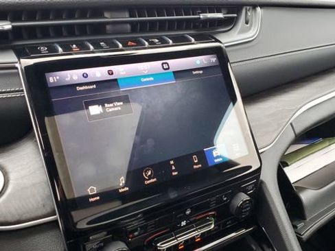 Certified 2023 Jeep Grand Cherokee Limited image 19