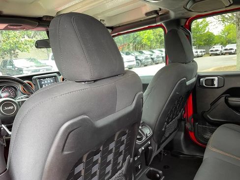 Used 2021 Jeep Gladiator Mojave AWD/4WD image 25