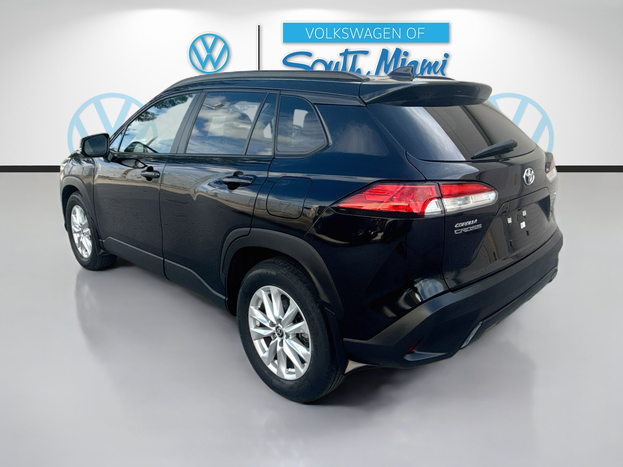 Used 2024 Toyota Corolla Cross LE AWD/4WD image 5