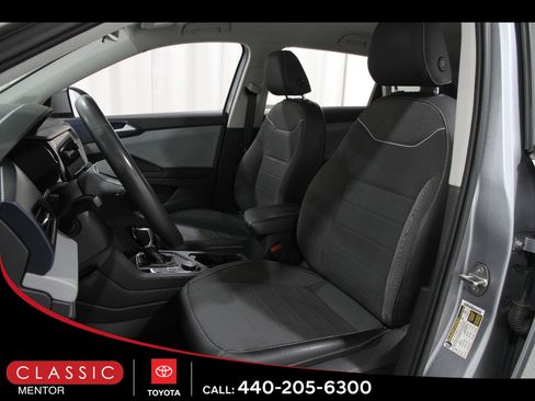 Used 2023 Volkswagen Taos SE image 5