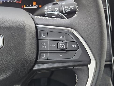 New 2025 Jeep Grand Cherokee L Altitude image 29