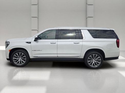 Used 2022 GMC Yukon XL Denali RWD image 4