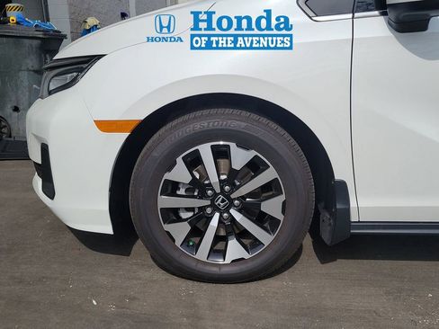 Certified 2026 Honda Odyssey EX-L image 4