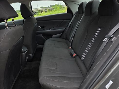 Used 2024 Hyundai Elantra SEL FWD image 19