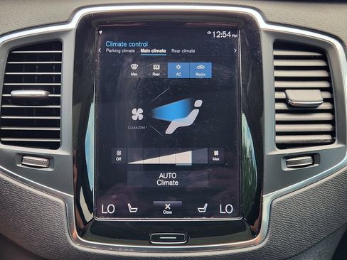 Used 2022 Volvo XC90 T5 Momentum w/ Climate Package FWD image 24