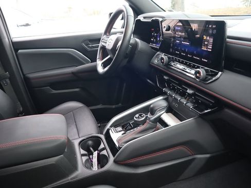 Certified 2024 Chevrolet Colorado Z71 w/ LPO, Dark Essentials Package image 15