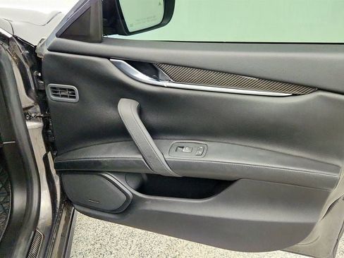 Used 2017 Maserati Ghibli RWD image 26