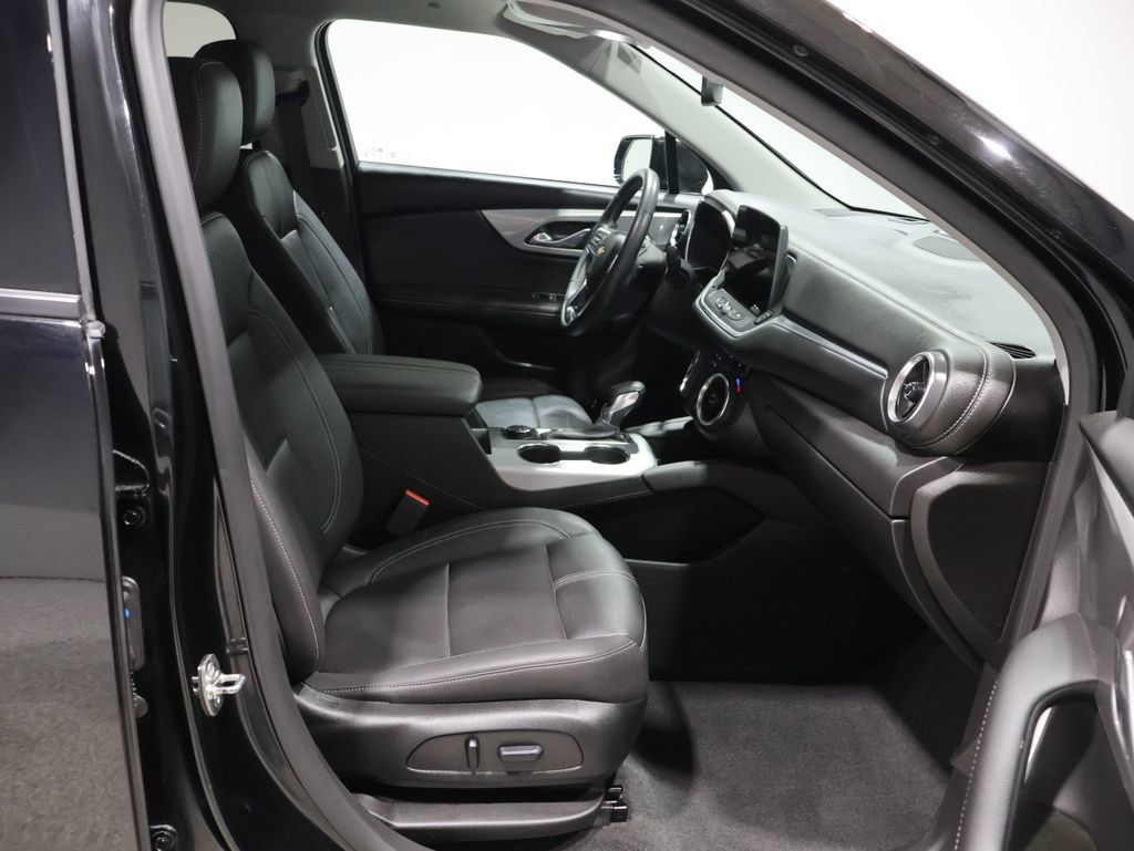 Used 2024 Chevrolet Blazer LT AWD/4WD image 23