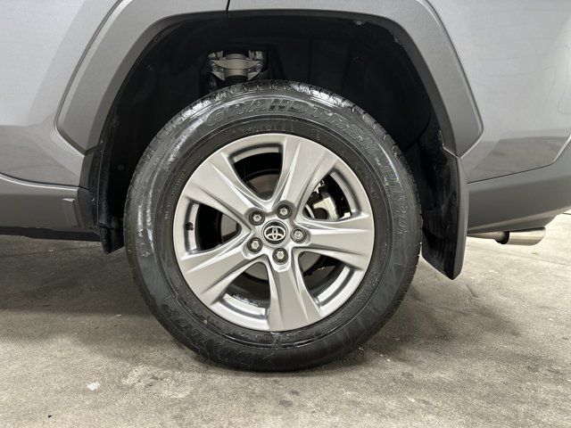 Used 2025 Toyota RAV4 XLE FWD image 12