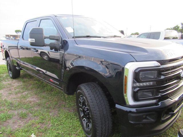 Used 2025 Ford F250 Platinum AWD/4WD image 1