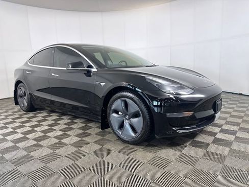 Used 2019 Tesla Model 3 Performance image 2