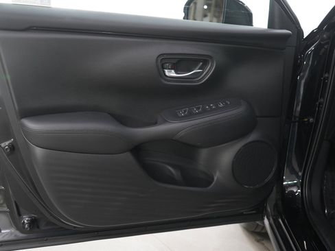 Used 2024 Honda HR-V LX image 17