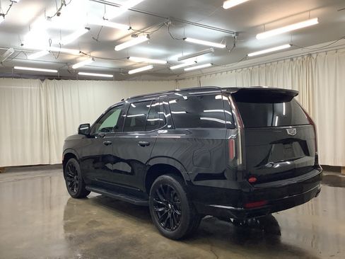 Used 2023 Cadillac Escalade Sport w/ LPO, ONYX Package AWD/4WD image 8