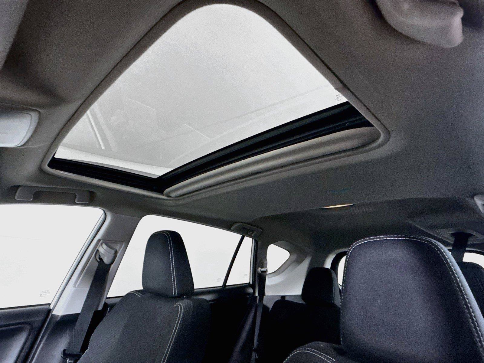 Used 2018 Toyota RAV4 XLE FWD image 6